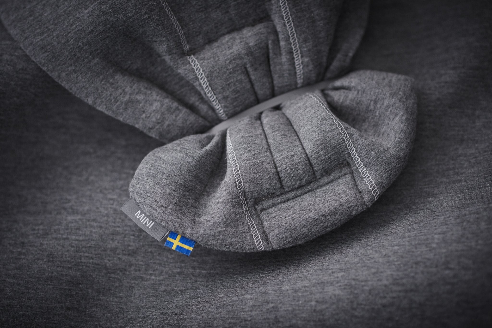 BabyBjorn Nosidełko MINI 3D Jersey Ciemny szary 0+