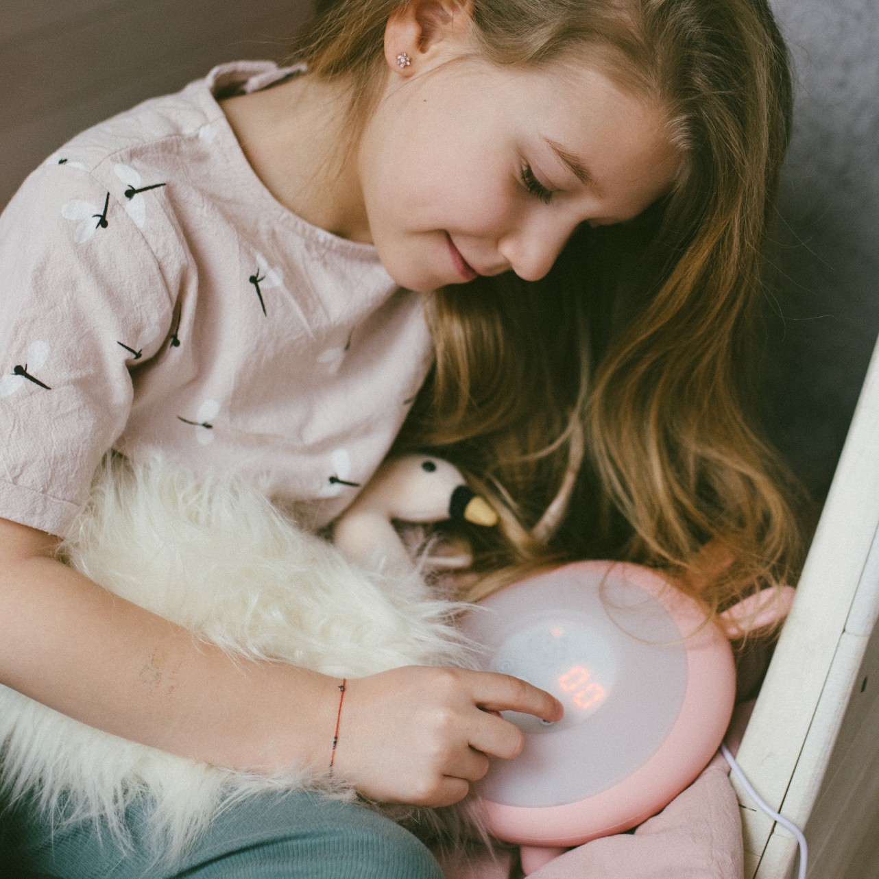 Lampka budząca Królik różowy Rabbit&Friends 3+ | Fabryka Wafelków