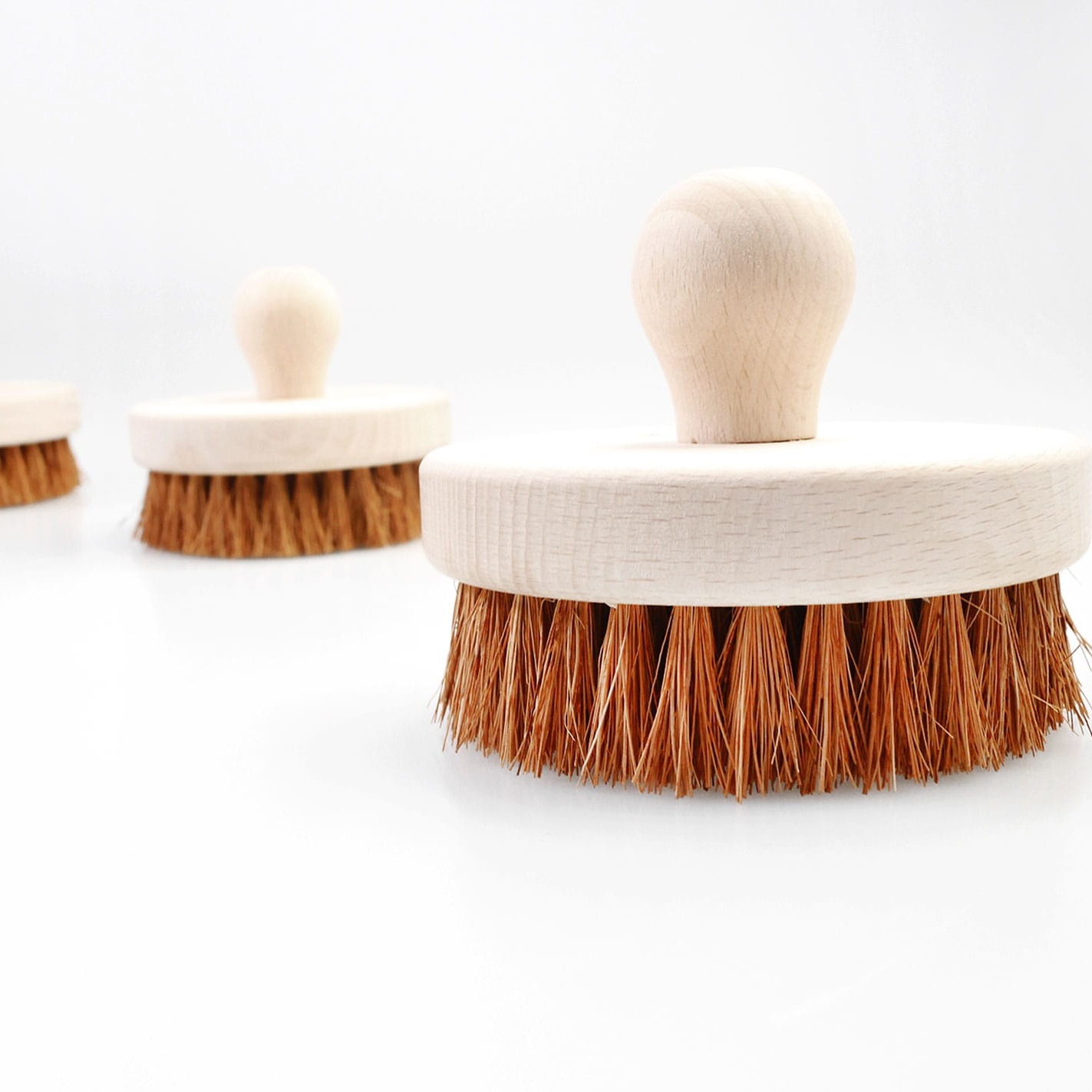 Lullalove, Ostra, okrągła szczotka do szczotkowania ciała - kokos