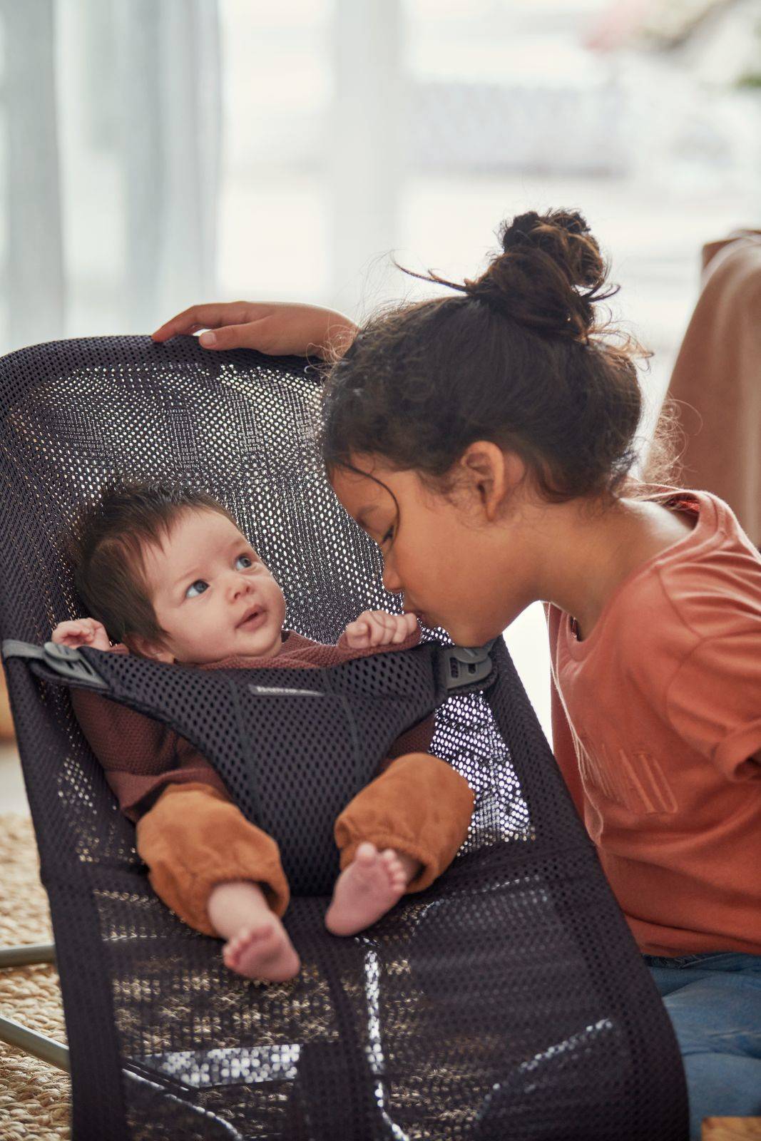 BABYBJÖRN Leżaczek Bliss Mesh Antracyt 0+m