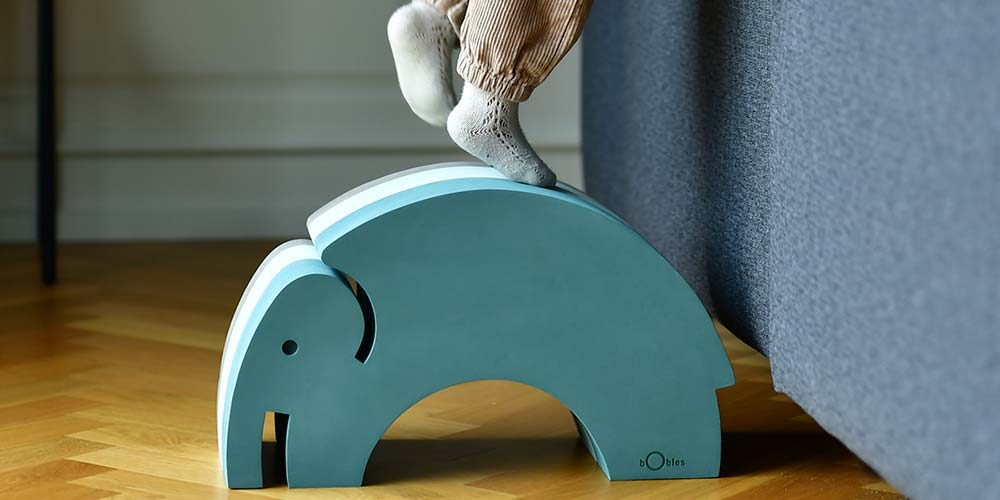 Zabawka ruchowa wspierająca sensorykę i motorykę Słoń bObles M Green haze