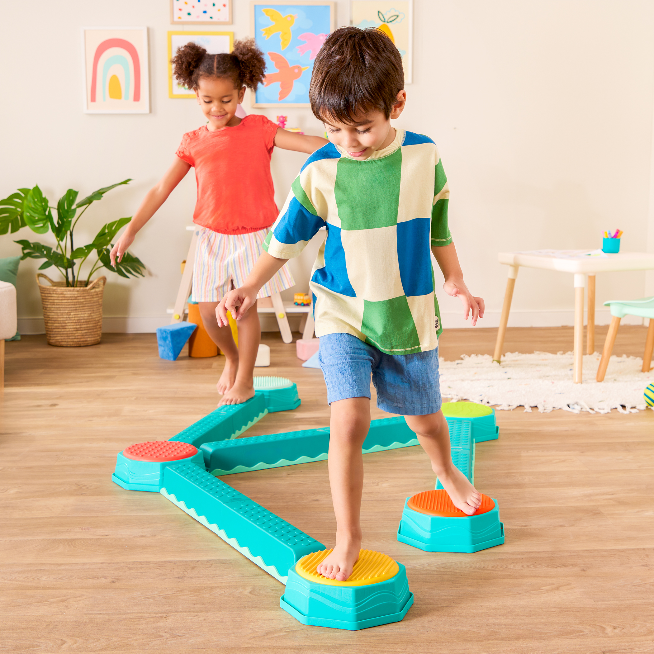 Balance & Build Set – Kombinacyjna Ścieżka Sensoryczna dla dzieci B.Toys