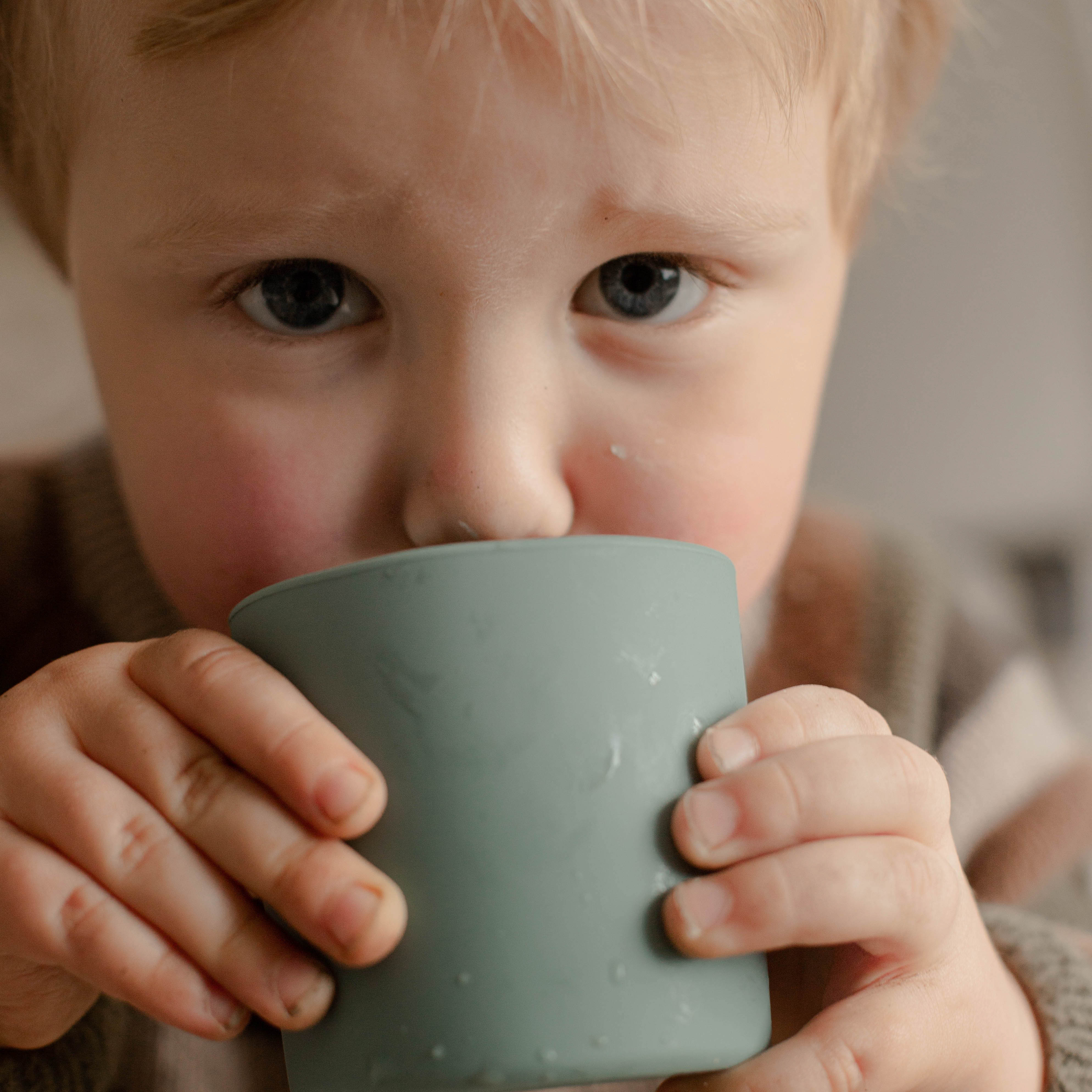 Baby Livia Kubeczek Blue Surf 6m+