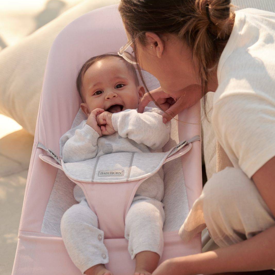 BabyBjorn Leżaczek Balance Soft Cotton Jasny Różowy/Szary 0-24m