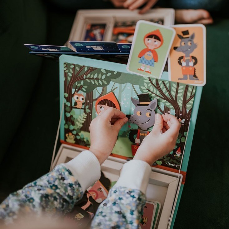 Janod Magnetyczna układanka Świat baśni Magnetibook 3-8 lat