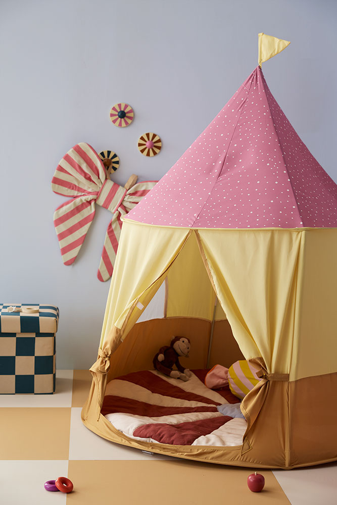 Kid's Concept Mata do Zabawy Circus Czerwona Dwustronna 112x112