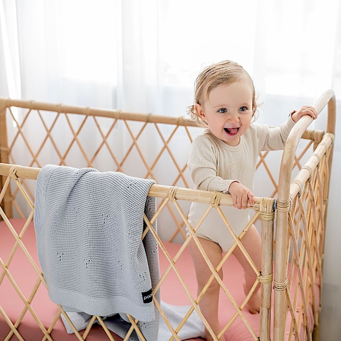 Poofi Prześcieradło do łóżeczka 70x140cm Lawenda