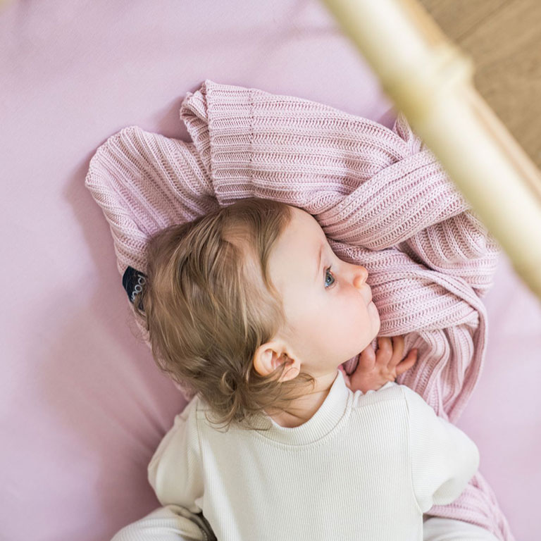 Poofi Prześcieradło do gondoli Organic piwonia 35x75cm