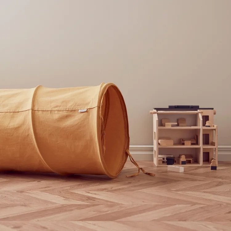 Kid's Concept Drewniany Domek z Meblkami 3+