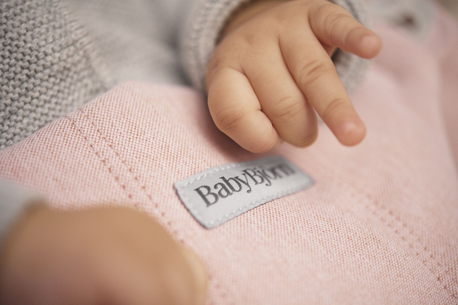 BabyBjorn Leżaczek Bliss Woven Jasny Róż Melanż