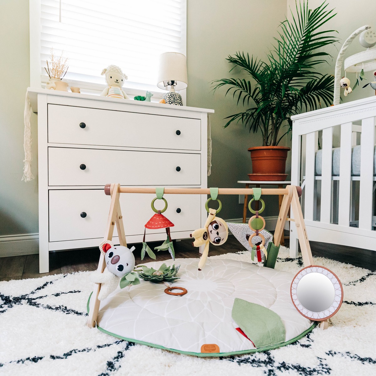 Tiny Love Mata Edukacyjna Boho Chic z Drewnianym Stojakiem 0+