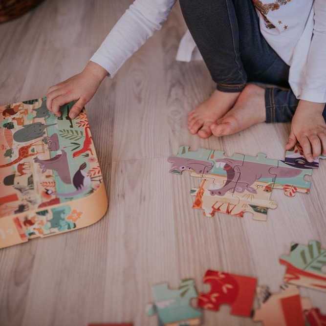 Janod Puzzle w walizce Rezerwat zwierząt 54el 4+