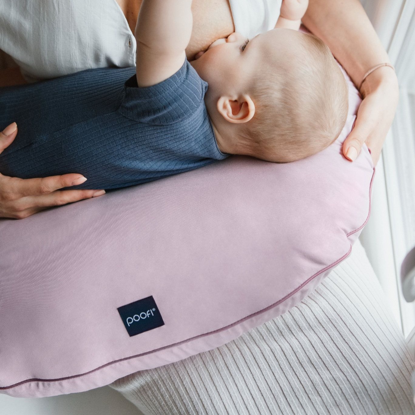 Poofi Poduszka do karmienia Organic piwonia 50x60cm