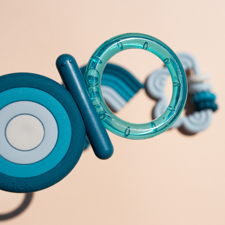 Suavinex Gryzak wodny motyl niebieski 4m+