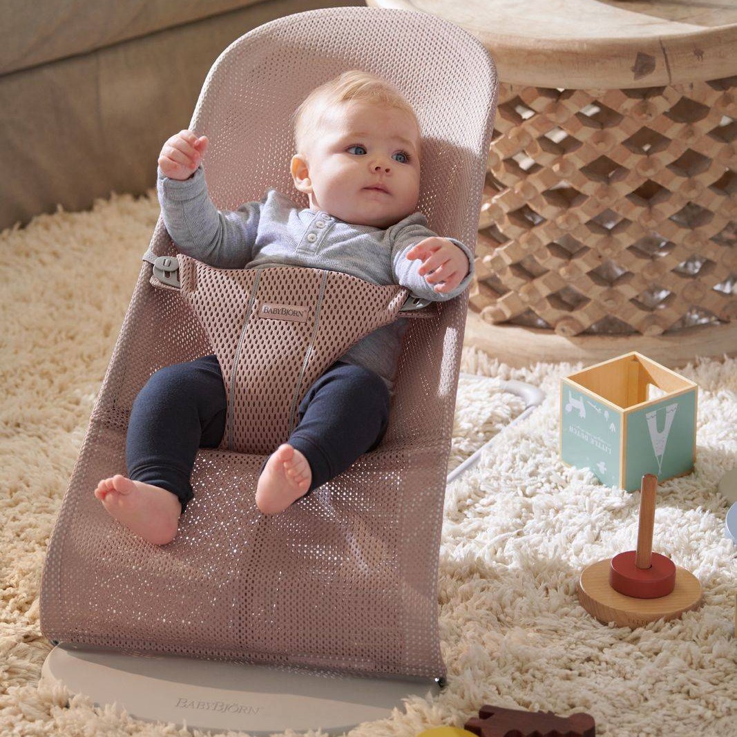 BabyBjorn Leżaczek Bliss Mesh Ciemny Róż 0+