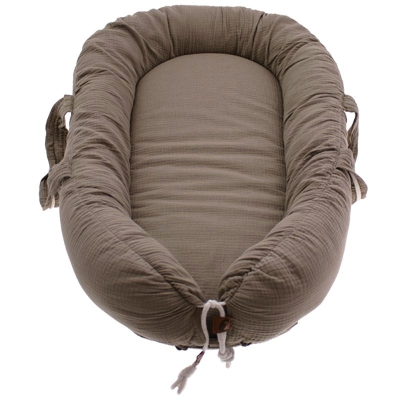 Hi Little One Kokon Gniazdko Muślinowy Newborn Nest Dark Oak Light