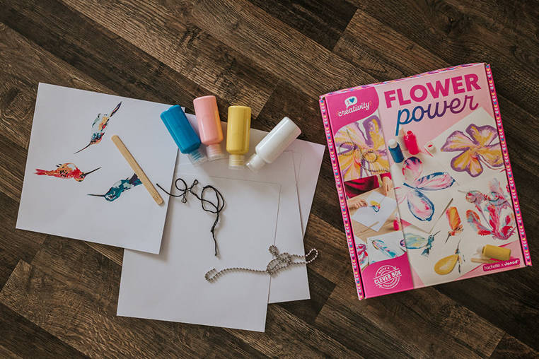 Janod Zestaw Kreatywny Malowanie Łańcuszkiem Kwiaty 8+