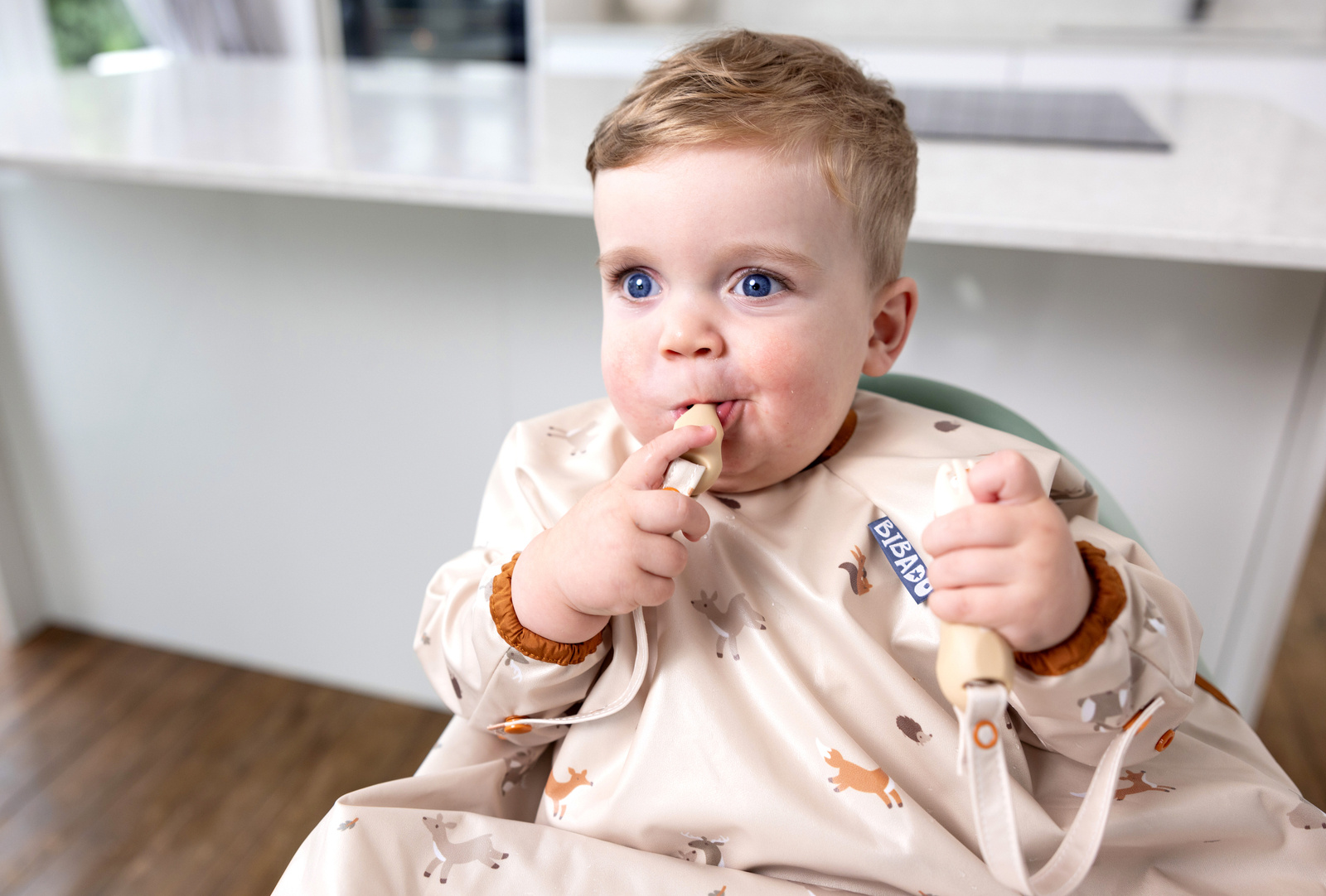 BIBaDO Wodoodporny śliniak z długim rękawem BLW 6m+