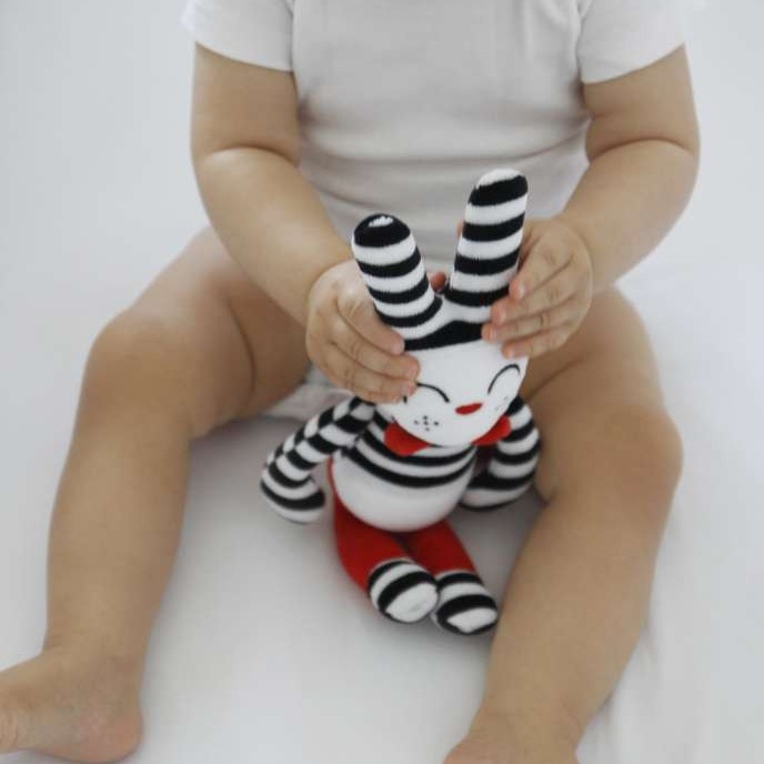 Mom's Care Przytulanka kontrastowa Hycuś 0+