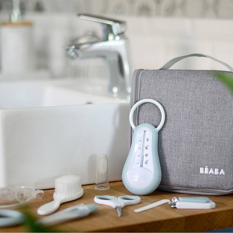 Beaba, Kosmetyczka z 9 akcesoriami do pielęgnacji niemowląt green blue