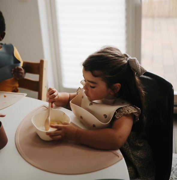 Mushie Podkładka Silikonowa na Stół Planets