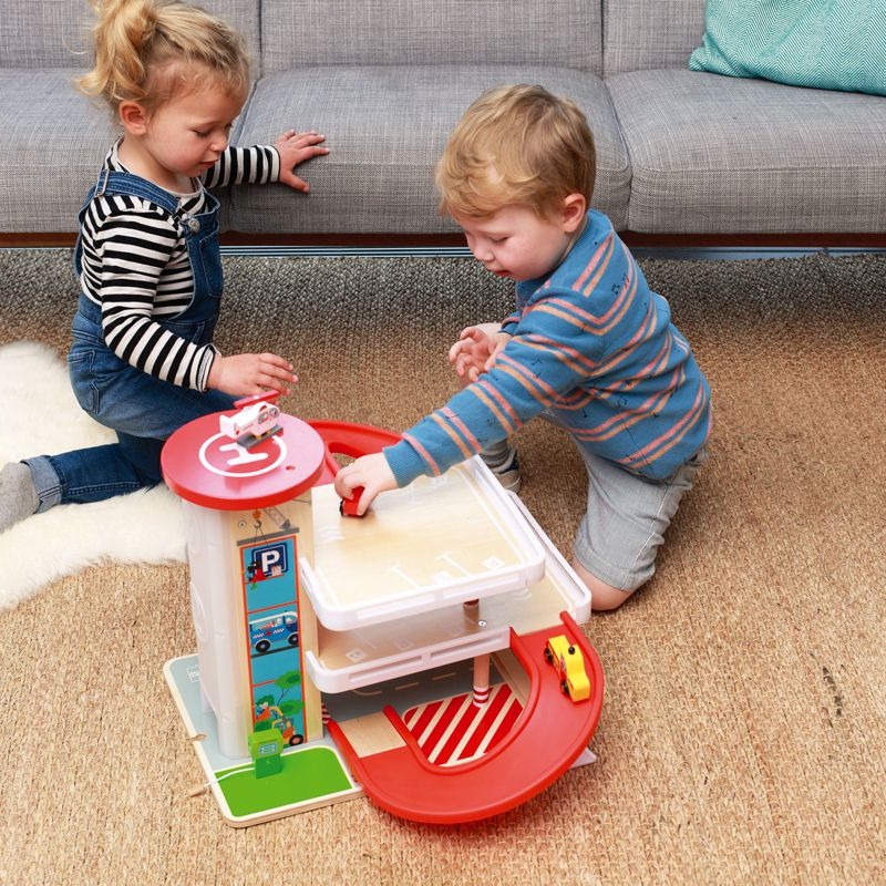 Scratch Garaż Drewniany z Windą 3+