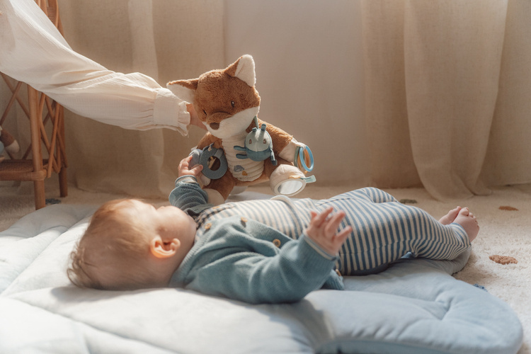 Little Dutch – Lisek aktywizujący Forest Friends – interaktywna przytulanka sensoryczna 0+