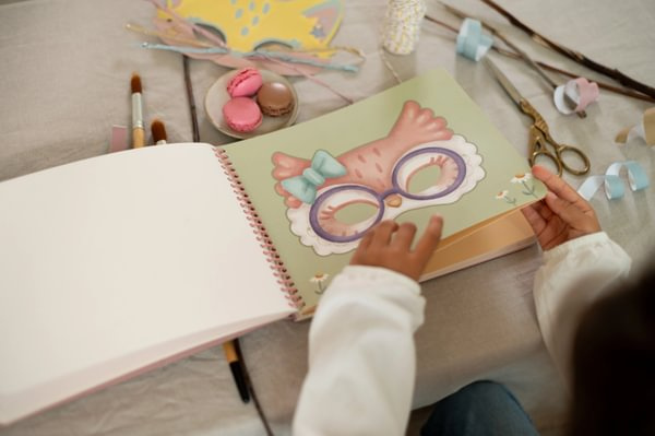 Little Dutch Kreatywny zeszyt z nożyczkami Rosa & Friends 3+