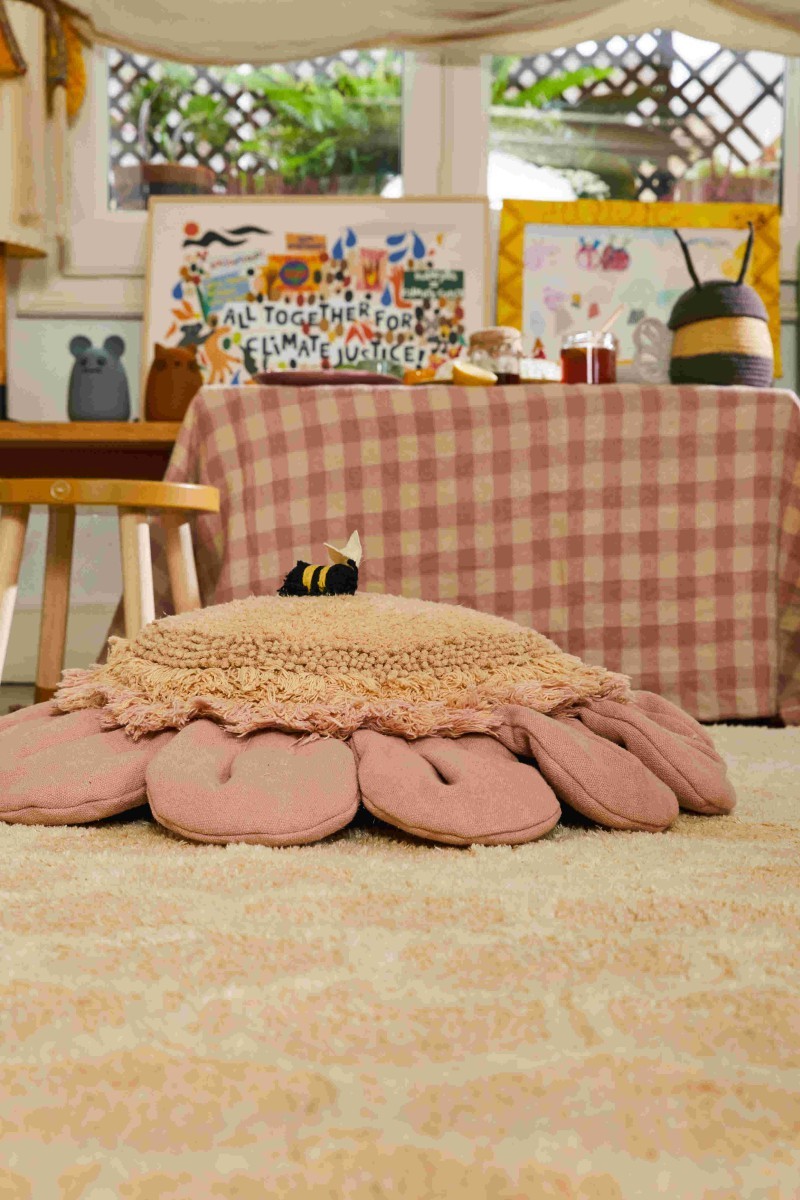 Lorena Canals Poduszka podłogowa Pink Daisy, Planet Bee 140×80