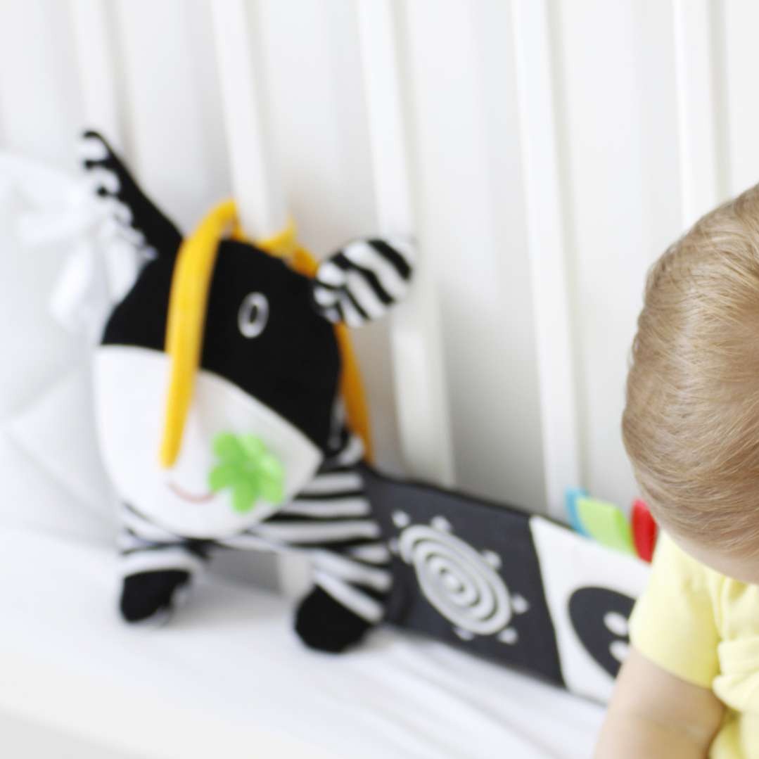 Mom's Care Książeczka do łóżeczka Króweczka 0+