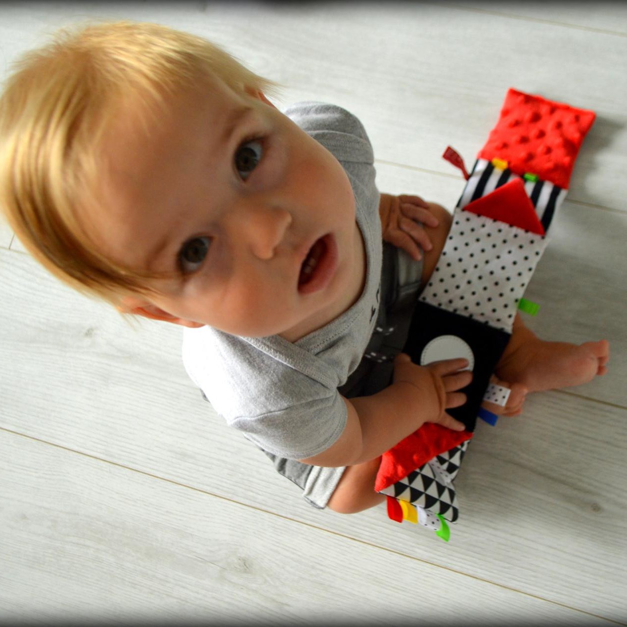 Mom's Care Książeczki Mała Czerwona 0+