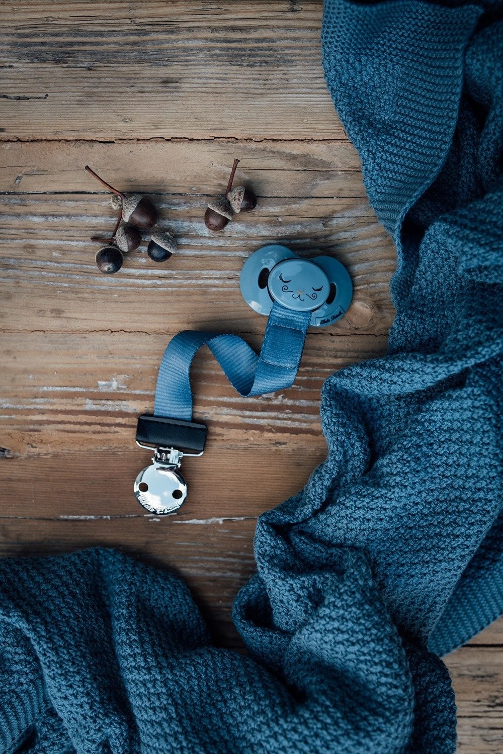 Elodie Details Zawieszka na smoczek Tender Blue 19cm