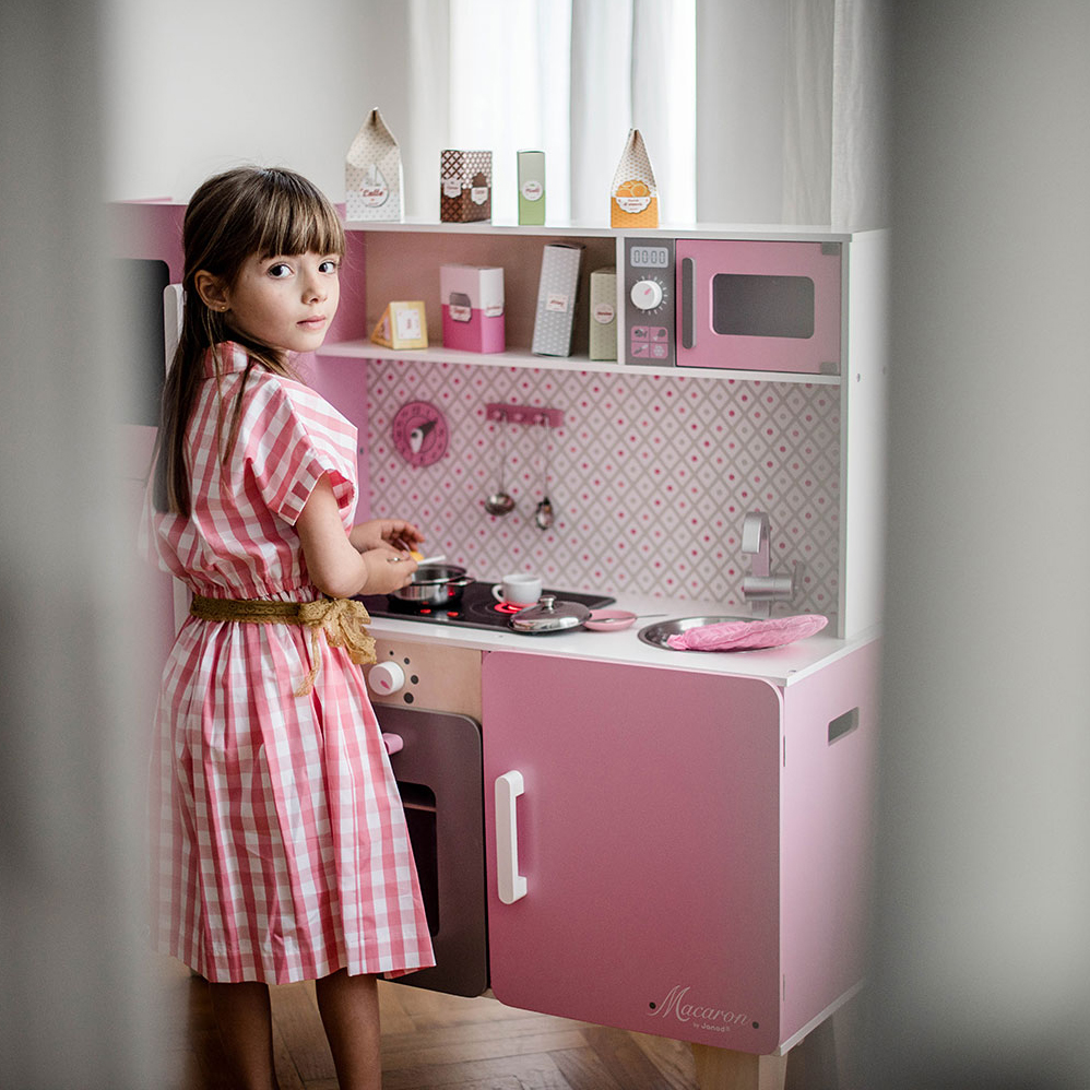 Janod, Kuchnia drewniana XL z dźwiękiem i 15 akcesoriami Macaron