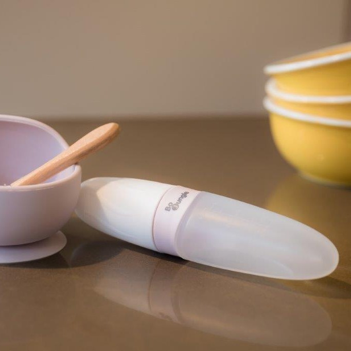 BO JUNGLE Pojemnik silikonowy z łyżeczką - Różowy 3m+