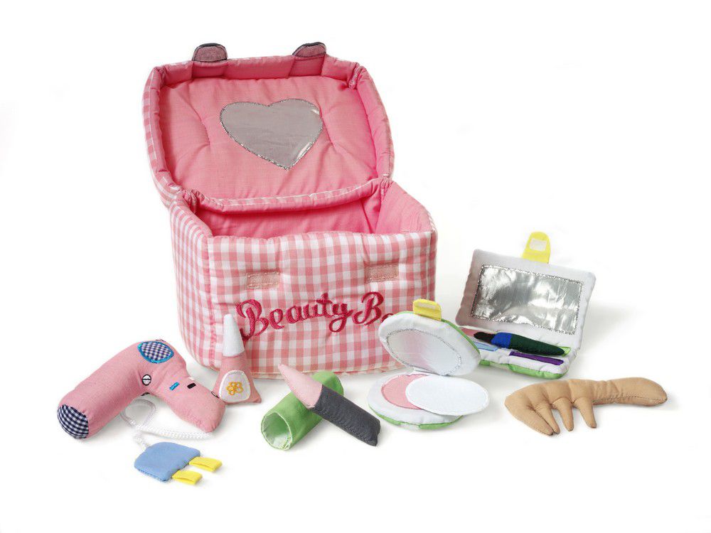 Kuferek z kosmetykami oskar&ellen