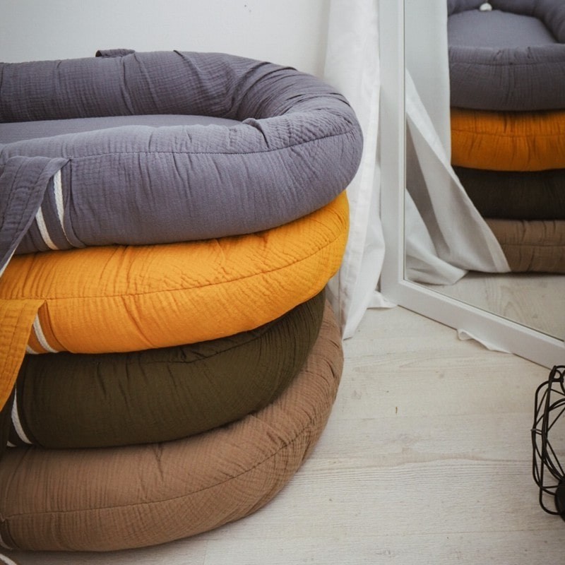 Hi Little One Kokon Gniazdko Muślinowy Newborn Nest Dark Oak Light