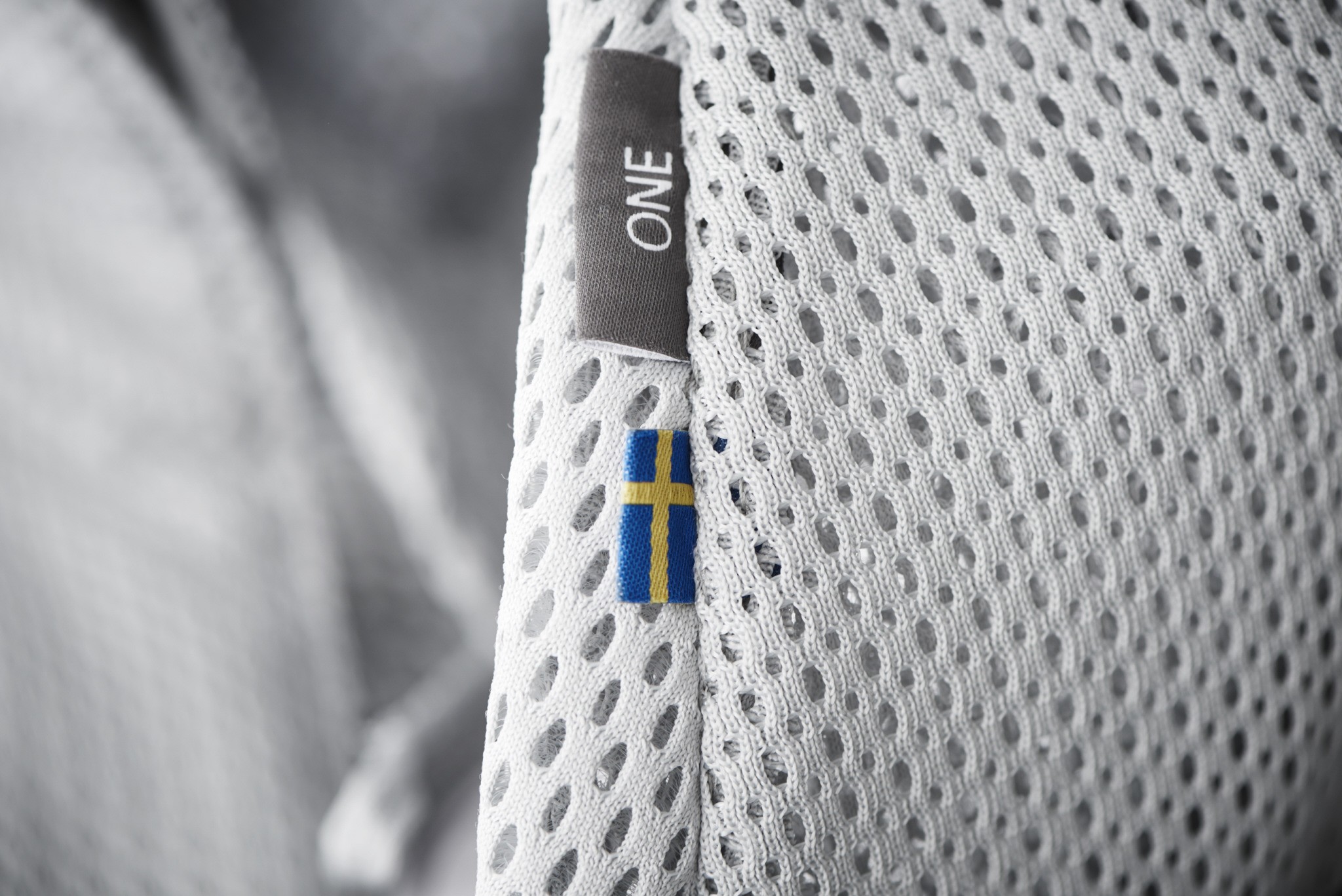 BabyBjorn ONE AIR Nosidełko Srebrne 0-3 lata