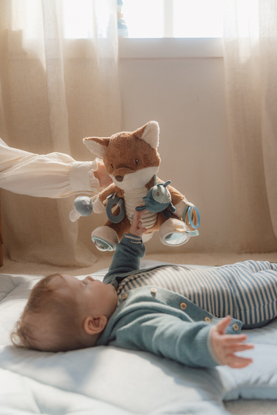 Little Dutch – Lisek aktywizujący Forest Friends – interaktywna przytulanka sensoryczna 0+