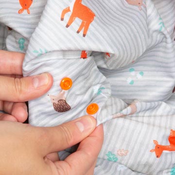 BIBaDO Wodoodporny śliniak BLW Woodland 6m-3l