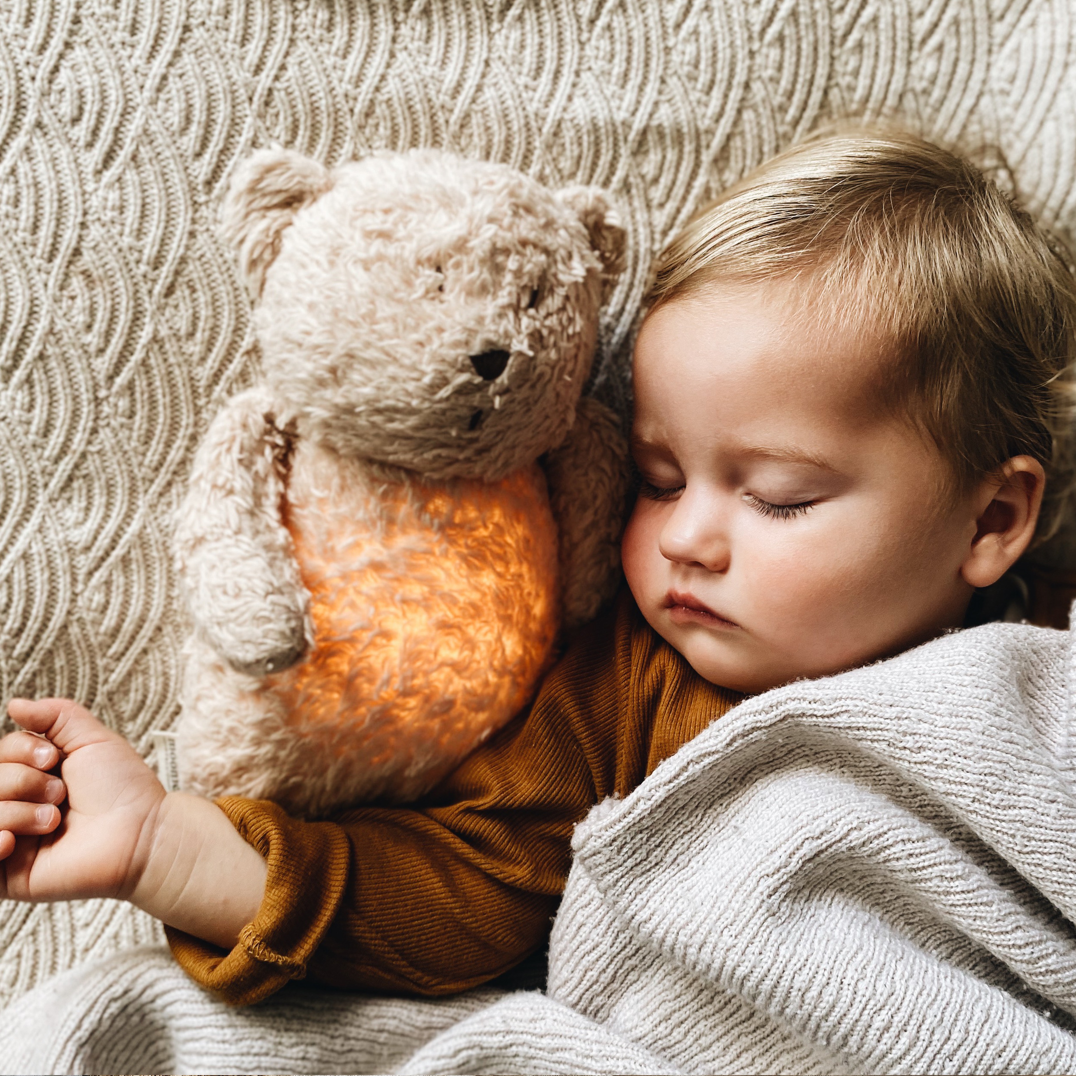 Moonie Szumiący Miś Organic z Lampką Rose 0+