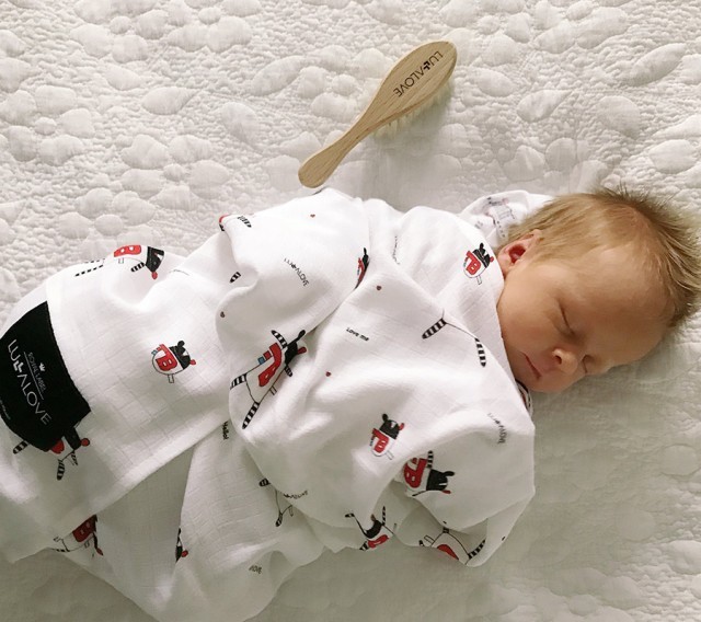 Lullalove Miękka szczotka z koziego włosia z myjką muślinową