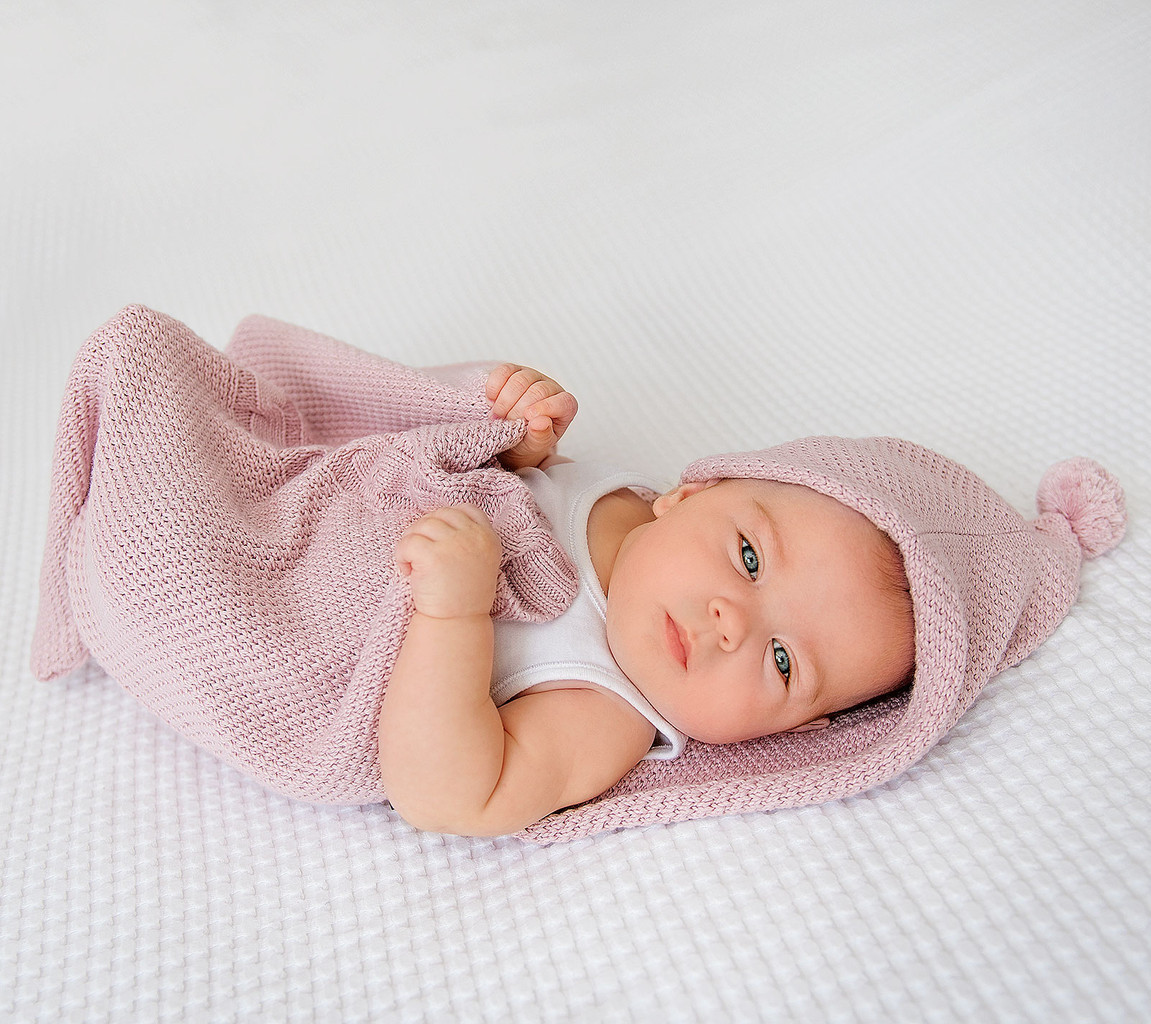 Lullalove Śpiworek-kocyk Lullavorek pudrowy róż 0-8 mies.