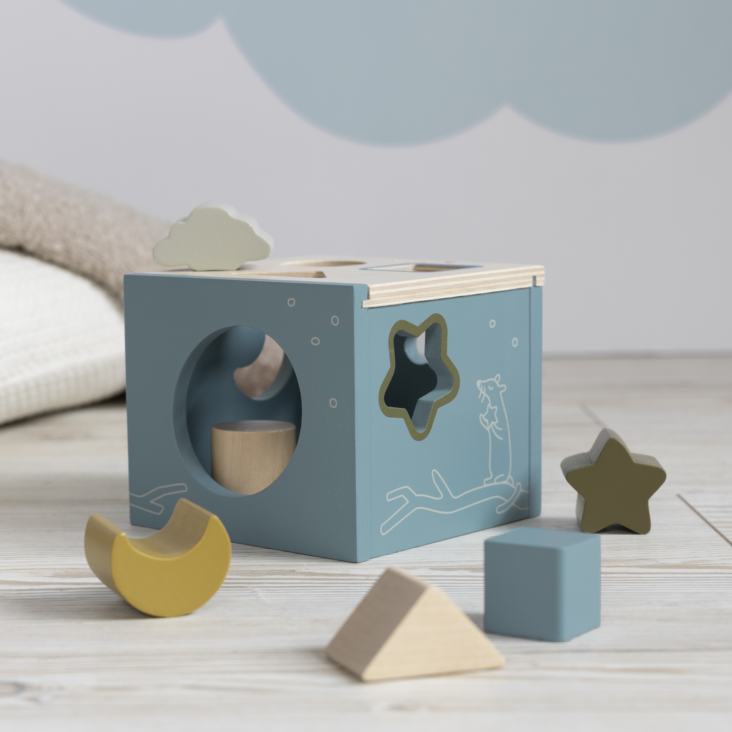 Drewniany sorter kształtów niebieski, zabawka edukacyjna dla dzieci, Micki