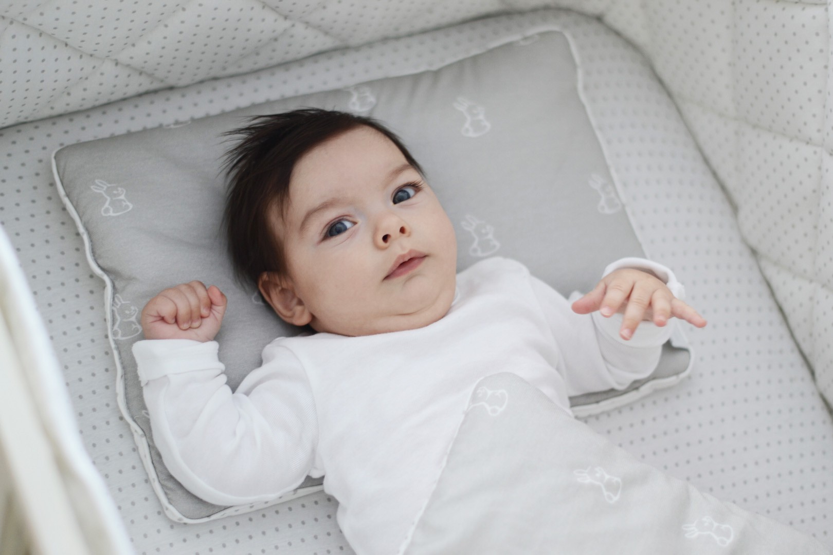 Pościel Effii 70x100 cm Białe Króliczki z Wypełnieniem 0+