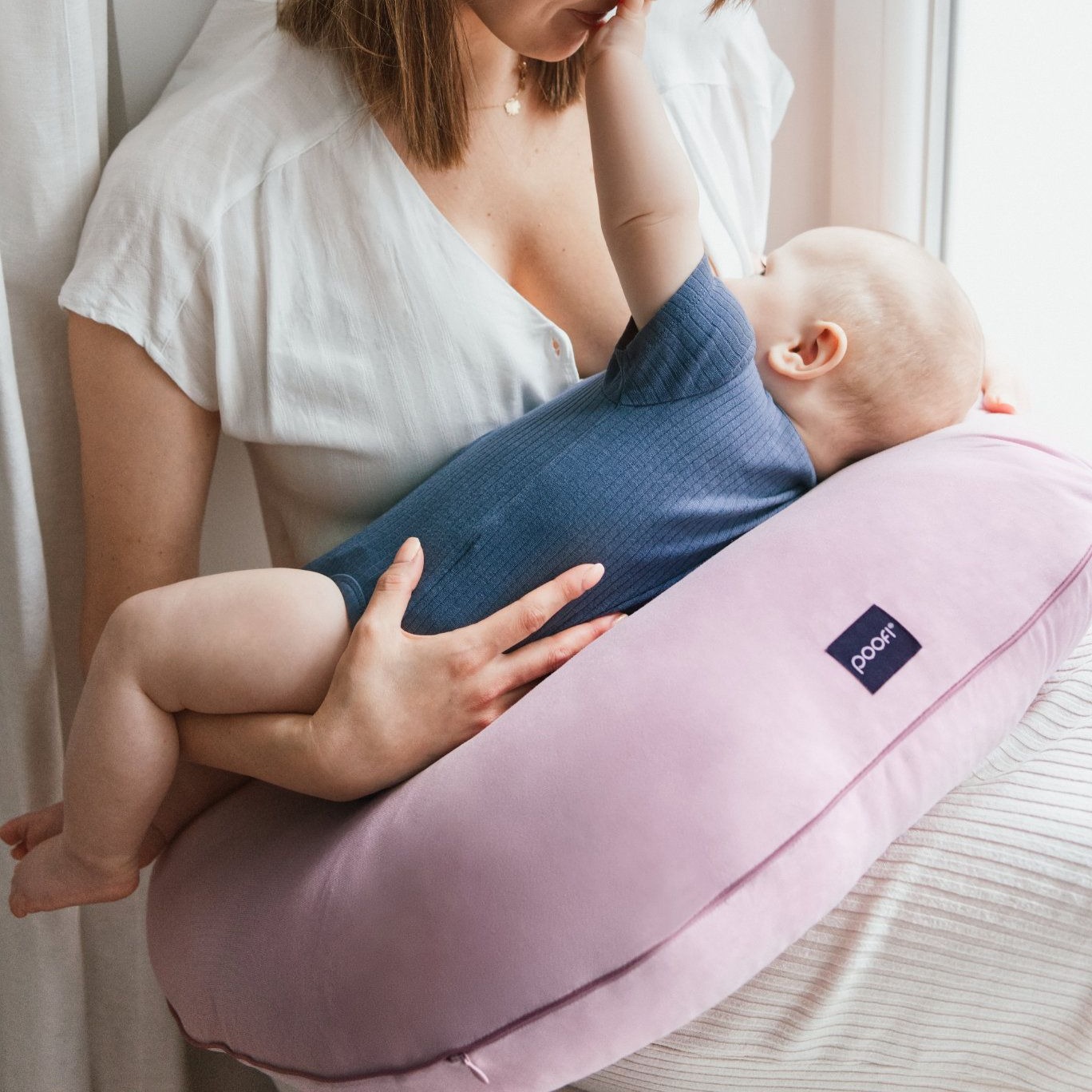 Poofi Poduszka do karmienia Organic piwonia 50x60cm