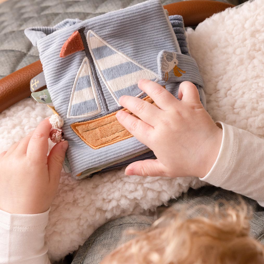 Little Dutch, Książeczka sensoryczna dla chłopca Sailors Bay