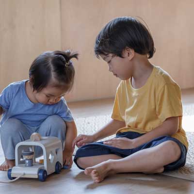 Plan Toys Autobus Sorter Kształtów 12m+