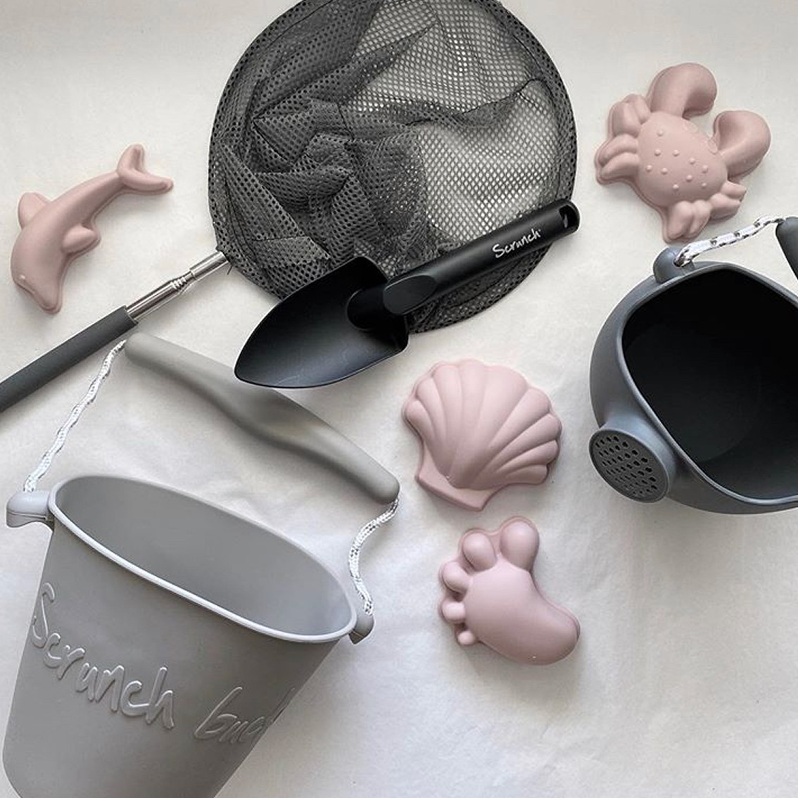 Scrunch Silikonowe Wiaderko Konewka Rust 1+