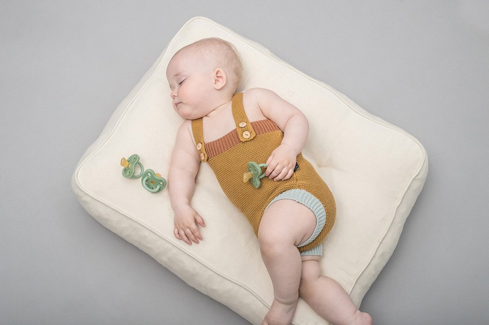 Hevea Anatomiczny smoczek kauczukowy Kwiatki 0-3 msc