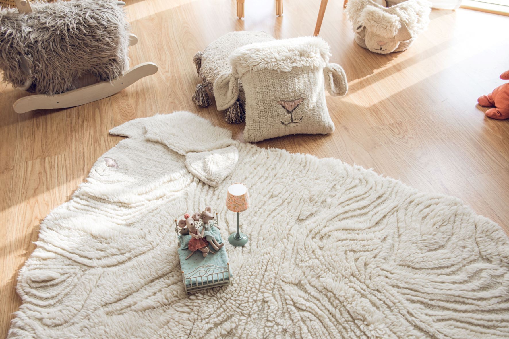 Lorena Canals Poduszka wełniana Pink Nose Sheep 35×35 cm